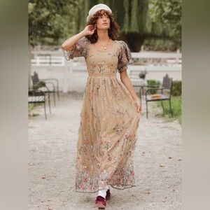 NWT Ivy City Floral Beige Maxi Dress